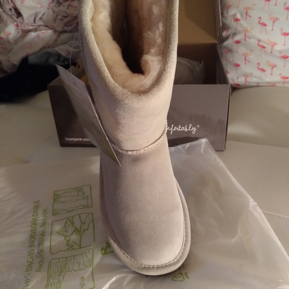 Boots - Picture 7 of 7